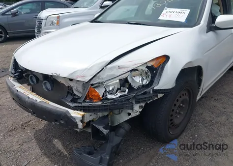 2010 Honda Accord 2.4 Lx z USA, uszkodzony, nr VIN 1HGCP2F33AA146573